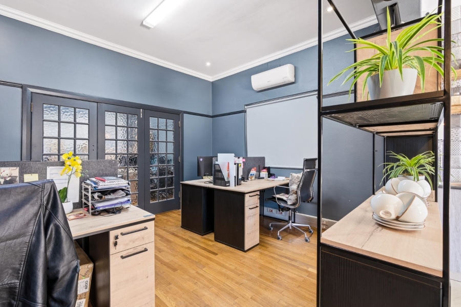 5 Bedroom Property for Sale in Woodstock Upper Western Cape